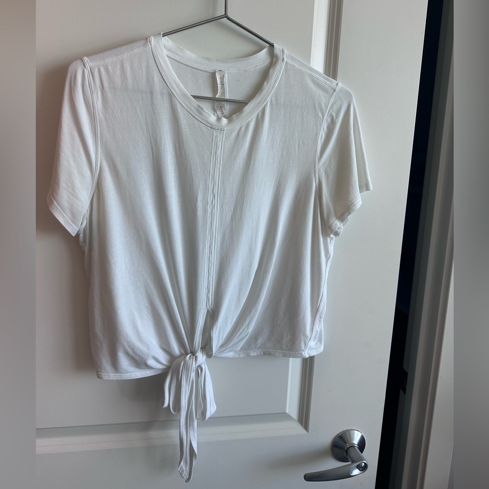 Lululemon Cropped White Tee with Tie